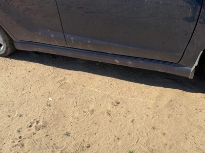 03-08 Matrix Passenger Right Lower Rocker Panel Moulding Side Skirt Indigo Ink