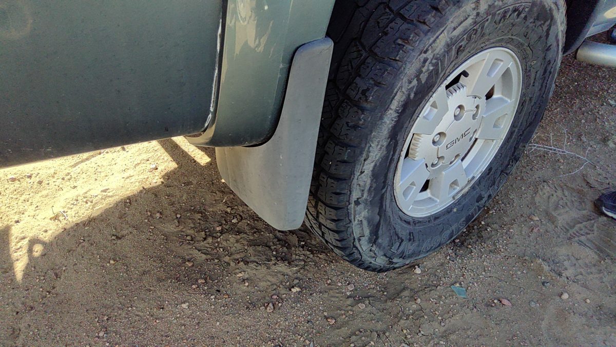2006 Gmc Canyon Passenger Right Rear Mud Flap Rock Guard Oem