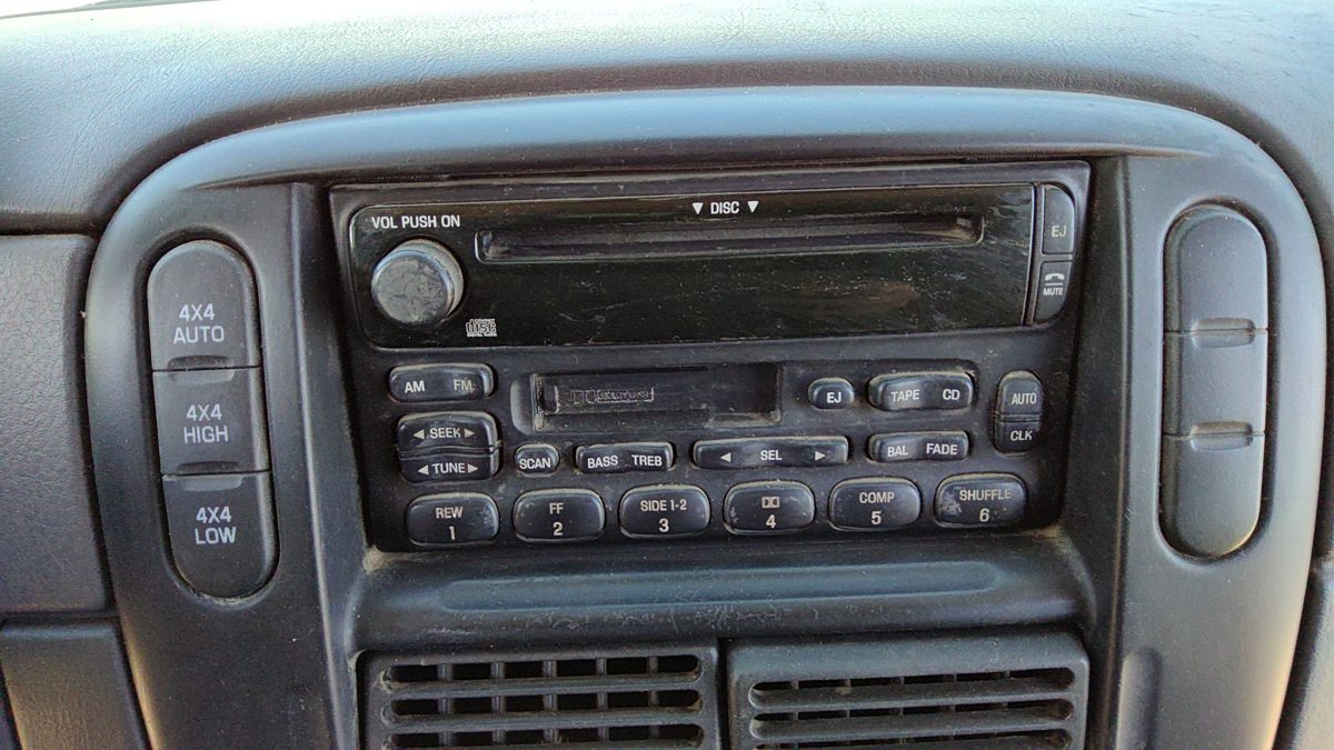 2002 Ford Explorer Audio & Visual Equip.(radio)