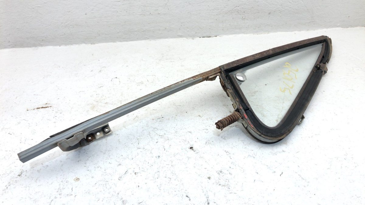 73-87 C10 Passenger Right Vent Window Small Door Glass With Frame Including
