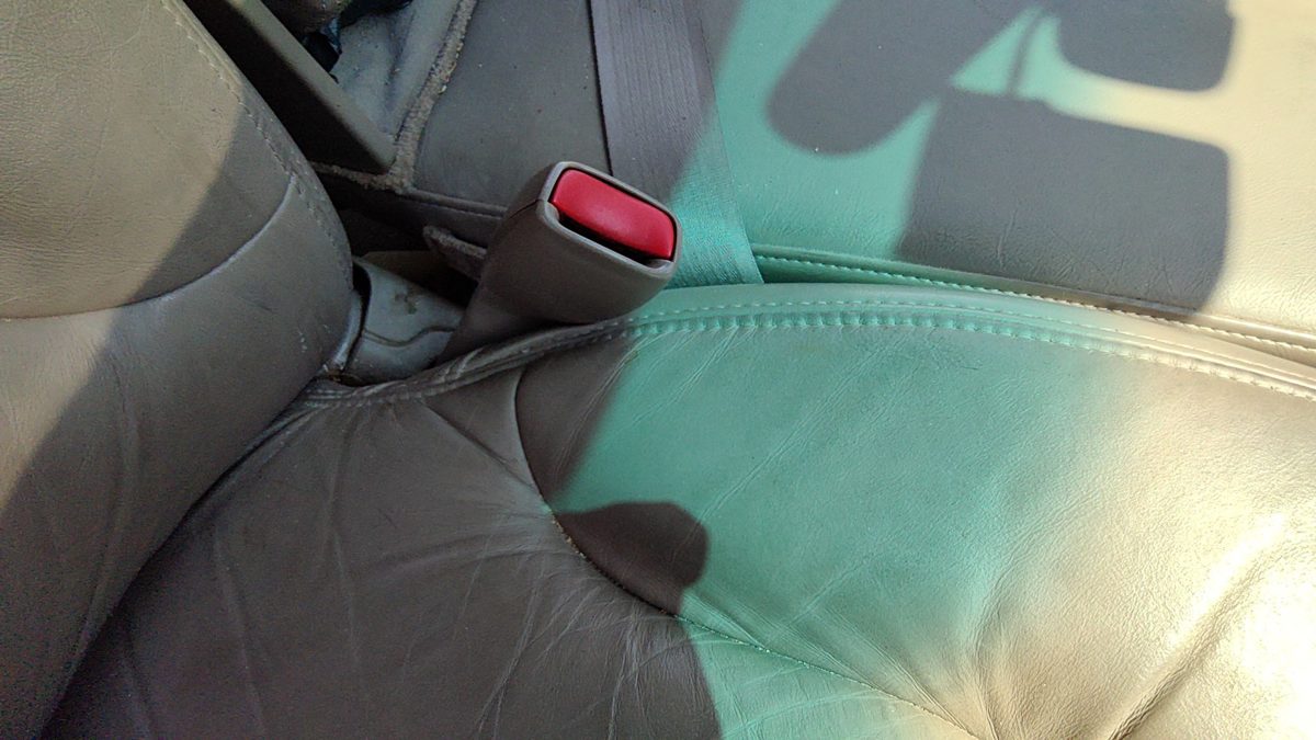 1997-1999 Buick Park Ave Passenger Right Front Seat Belt Buckle Receiver Oem Tan