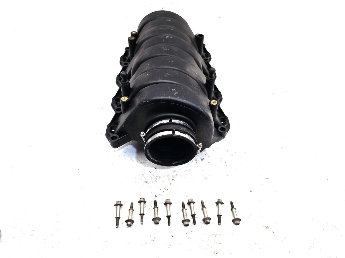 2005-2010 Cadillac Sts Intake Manifold Oem 4.6L 12588847
