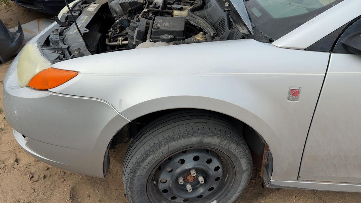 2003-2007 Saturn Ion Driver Left Front Fender Oem Silver 13U 10357256