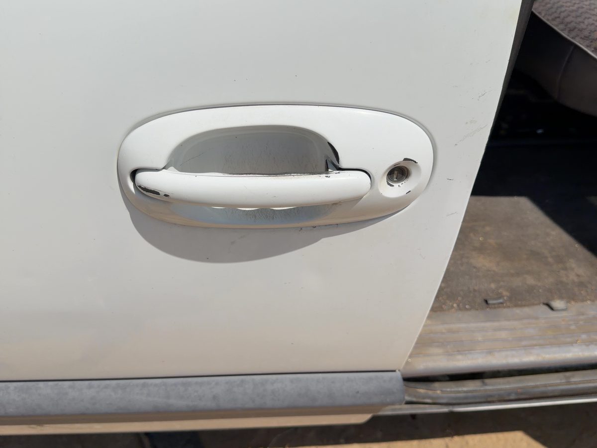 99 Town & Country Driver Left Front Outside Door Handle Oem Taupe Frost Ptk