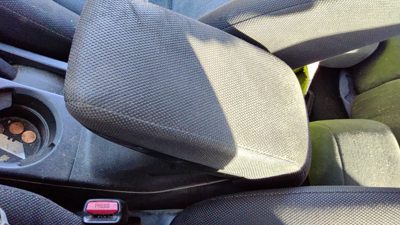 2003-2006 Mitsubishi Outlander Center Console Lid Only Arm Rest Fold Down Black