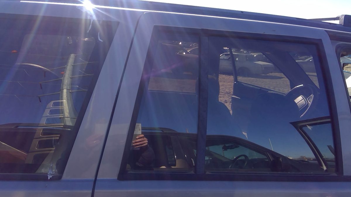 93-98 Grand Cherokee Passenger Right Rear Vent Window Back Door Glass With Frame