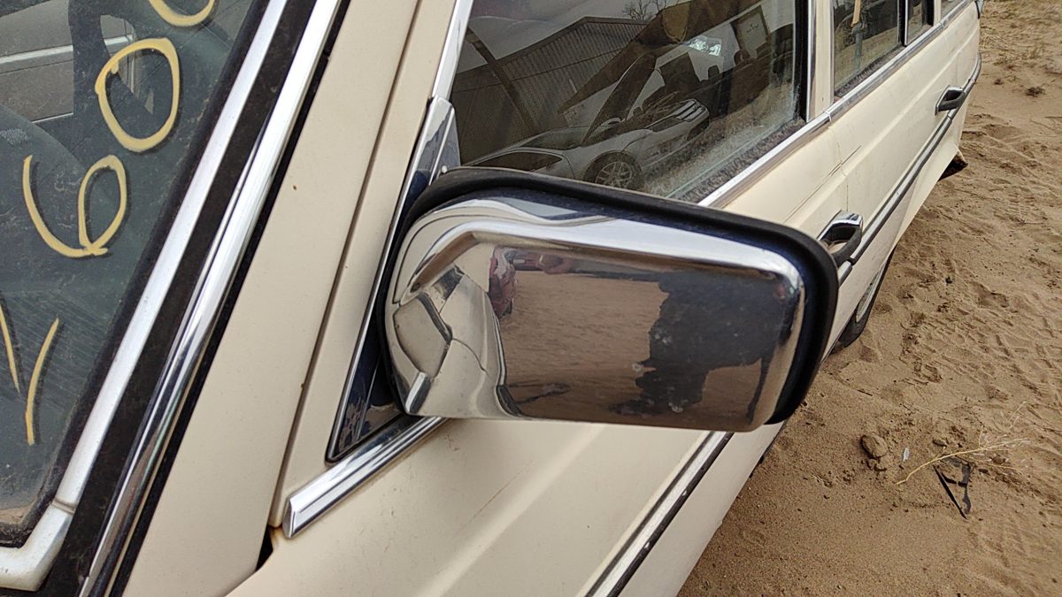 1977-1985 Mercedes 300Td Driver Left Manual Side Mirror Door Mounted Oem White