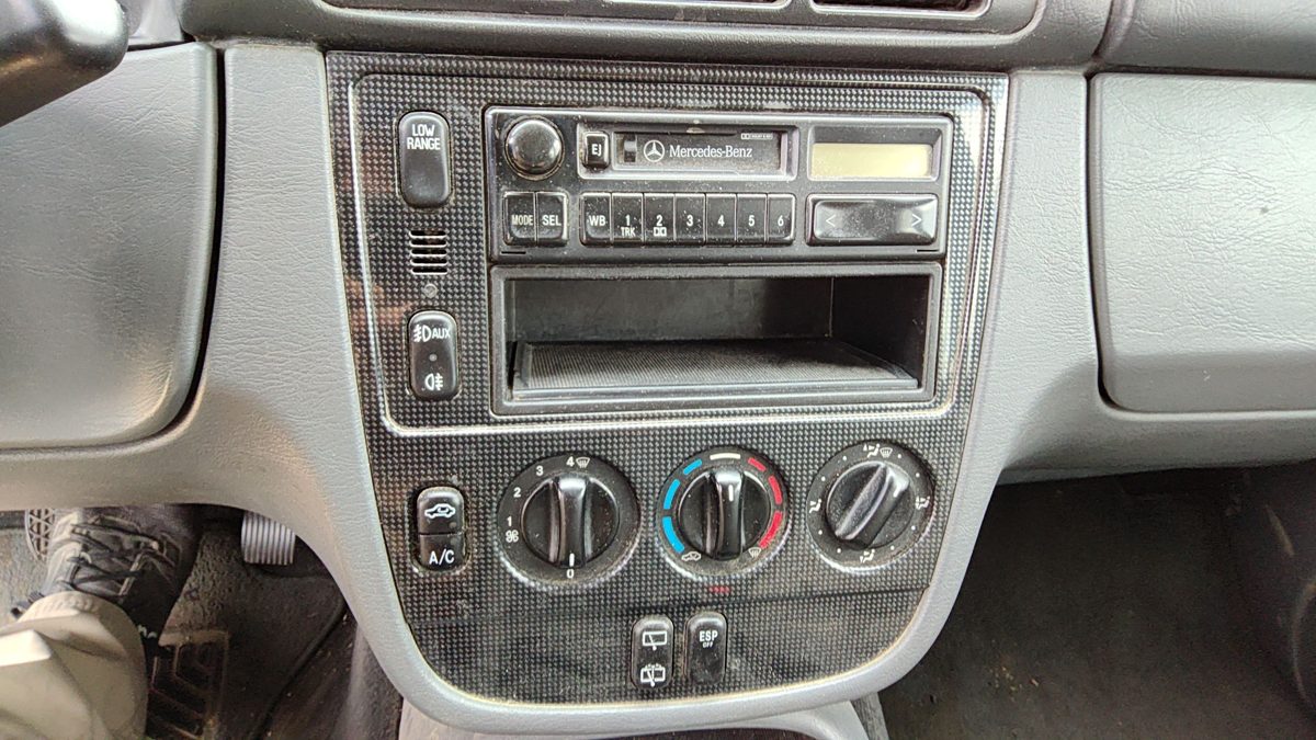 1998-1999 Mercedes Ml320 Trim Bezel Around Radio Surround Dash Panel Oem