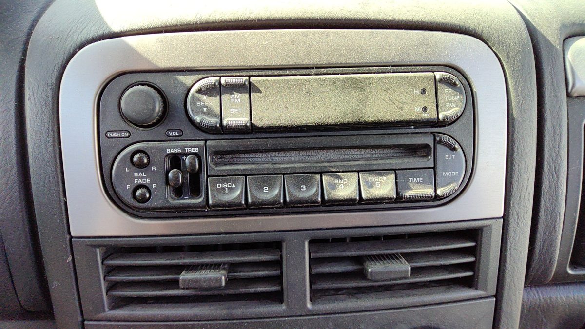 2002-2004 Jeep Grand Cherokee Stock Radio Oem Factory Stereo Cd Player