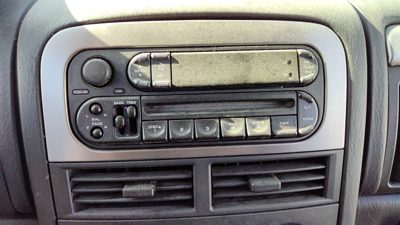 2002-2004 Jeep Grand Cherokee Stock Radio Oem Factory Stereo Cd Player