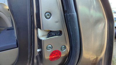 04 05 Mitsubishi Endeavor Passenger Right Rear Door Latch With Rods/cables Back