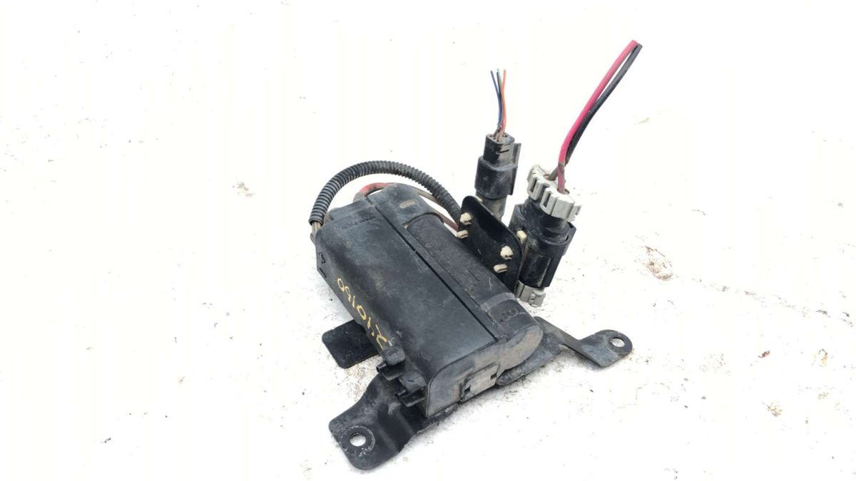2007 Gmc Yukon Windshield Washer Fluid Heater Assembly Oem 15897902