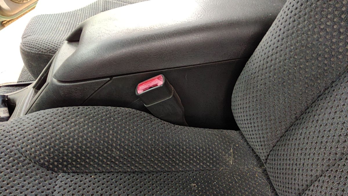 1995-1997 S10 Blazer Driver Left Front Seat Belt Buckle Receiver Oem Gray