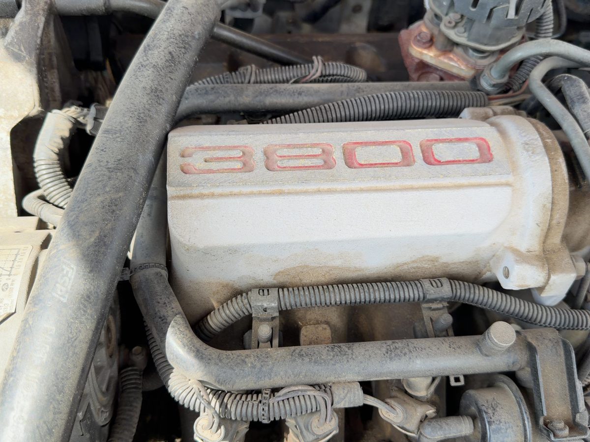 1988 Olds 88 Intake Manifold Oem 3.8L 25530902