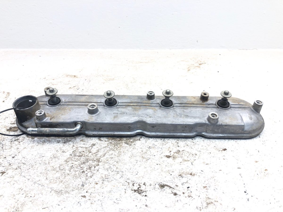 1999-2008 Chevy Silverado 1500 Right Valve Cover With Bolts Oem 12570428