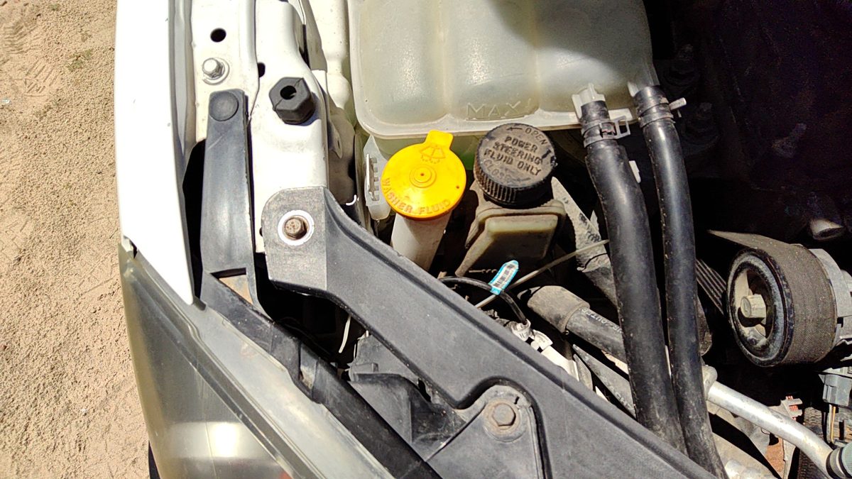2004-2009 Mazda 3 Windshield Washer Fluid Reservoir With Pump Oem Wiper Tank