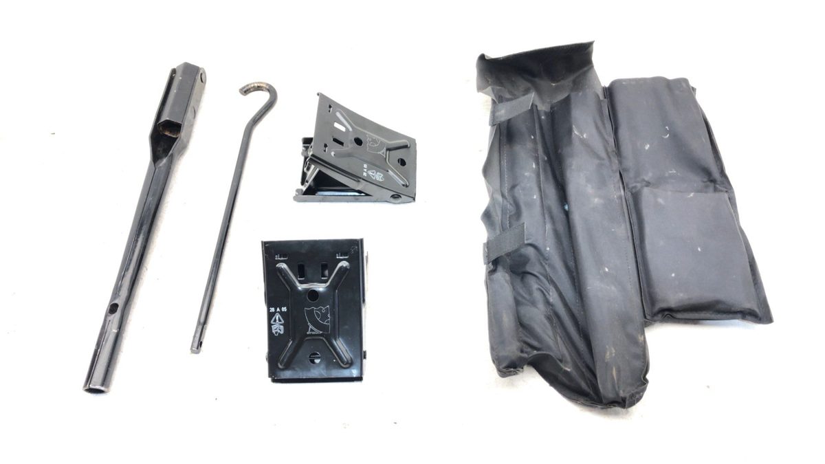2005-2009 Landrover Lr3 Jack Tool Kit Oem Kbk500160