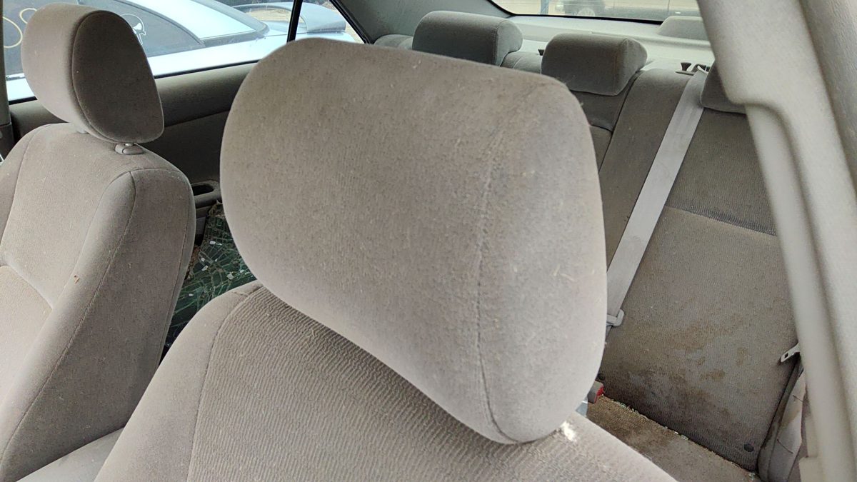2004-2006 Toyota Camry Pair Of Front Headrests Oem Left Right Set Seat