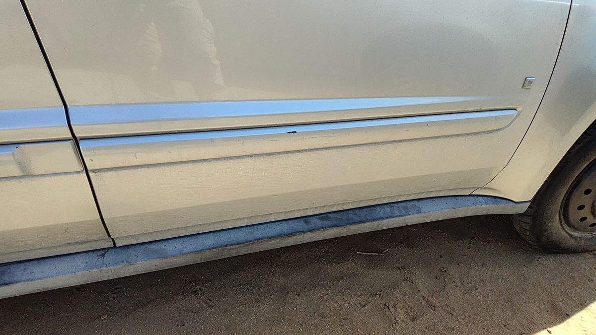 05-09 Equinox Passenger Right Front Moulding From Door Oem Trim Strip Silver 67U