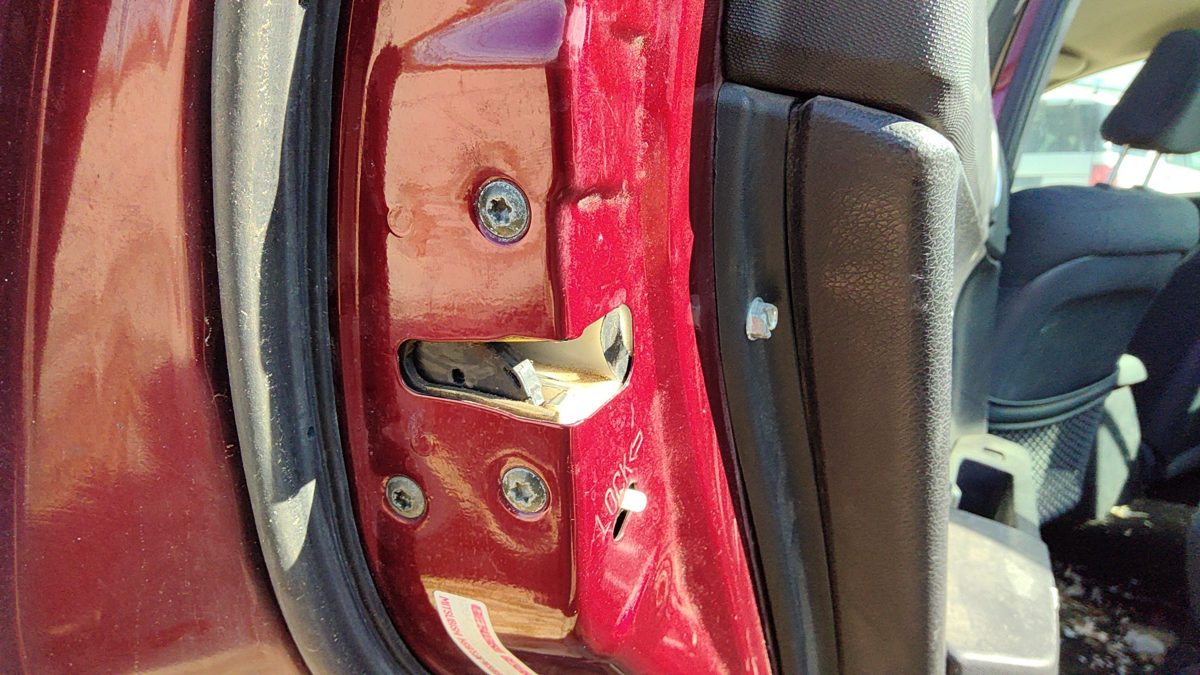 2004-2012 Mitsubishi Galant Driver Left Rear Door Latch With Rods/Cables Back