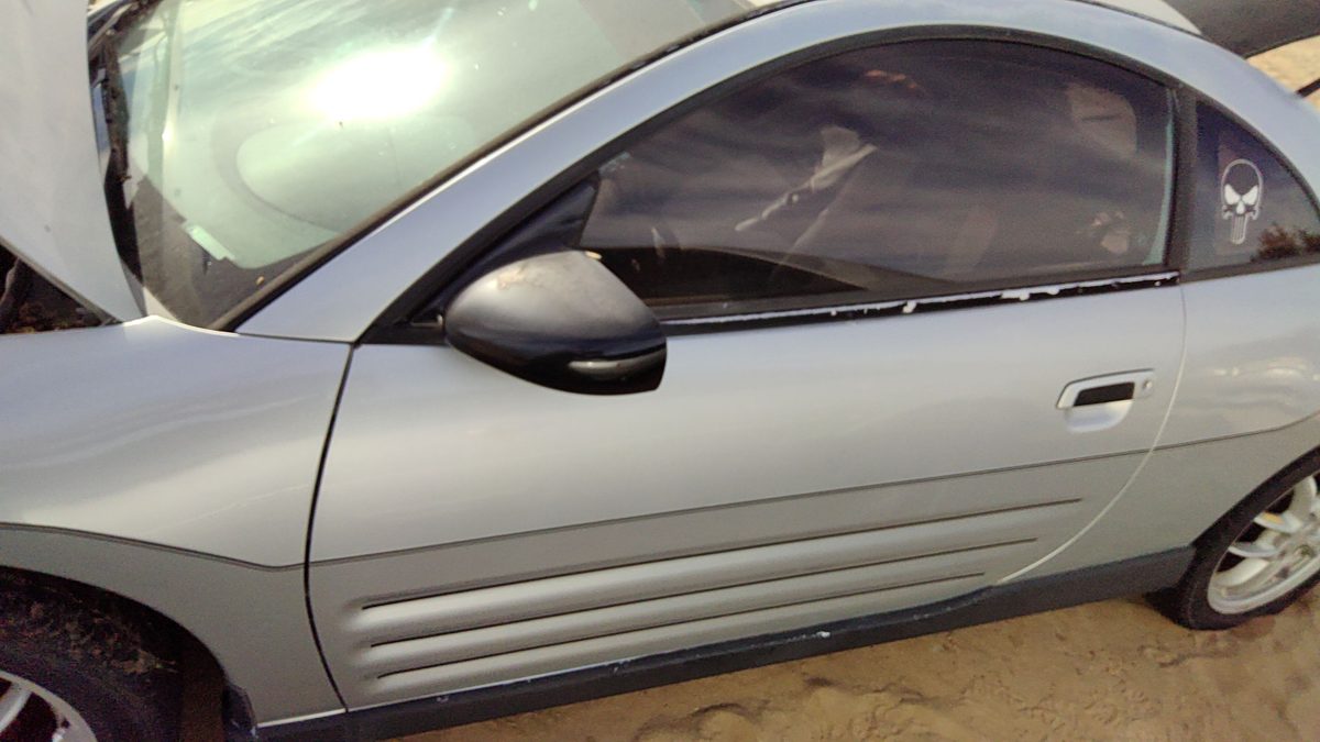2004 Mitsubishi Eclipse Front Door