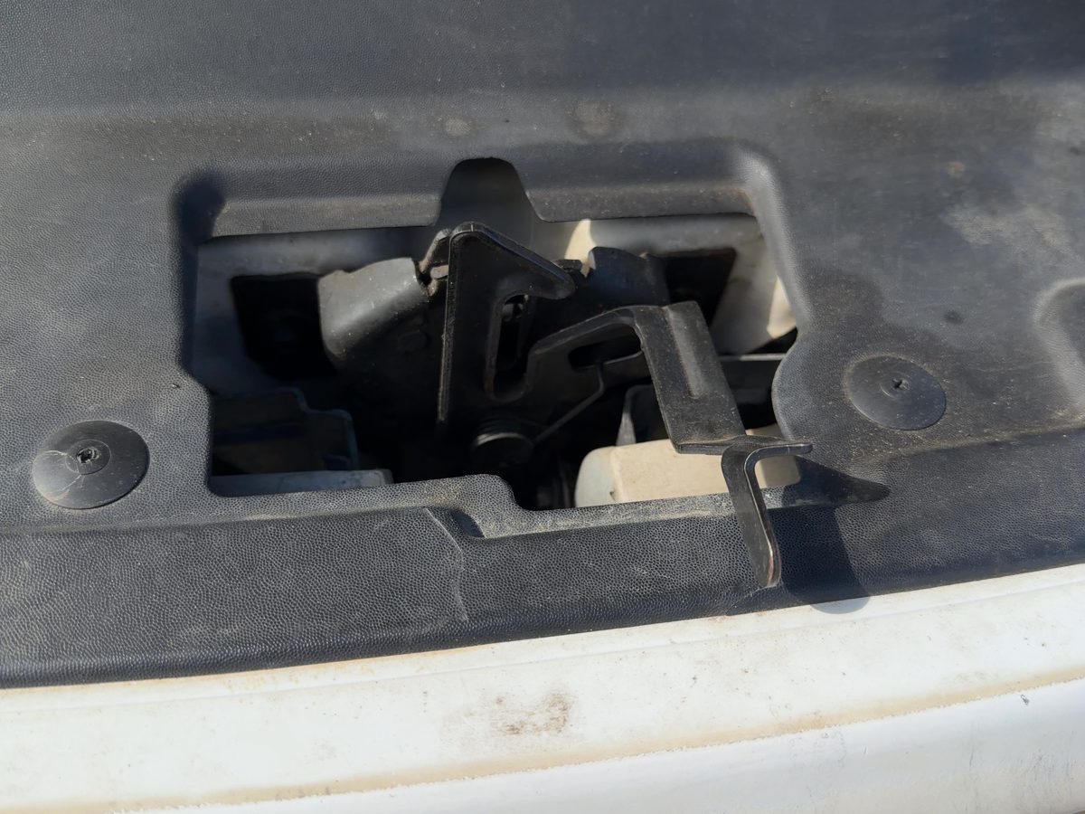 1997-2004 Ford F150 Hood Latch Assembly With Bracket Oem Xl3Z16138Aa