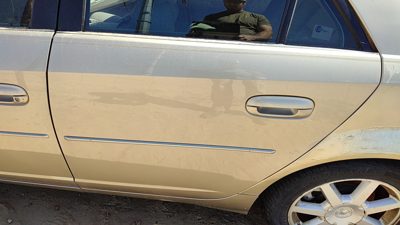 2005 Cadillac Cts Rear Door