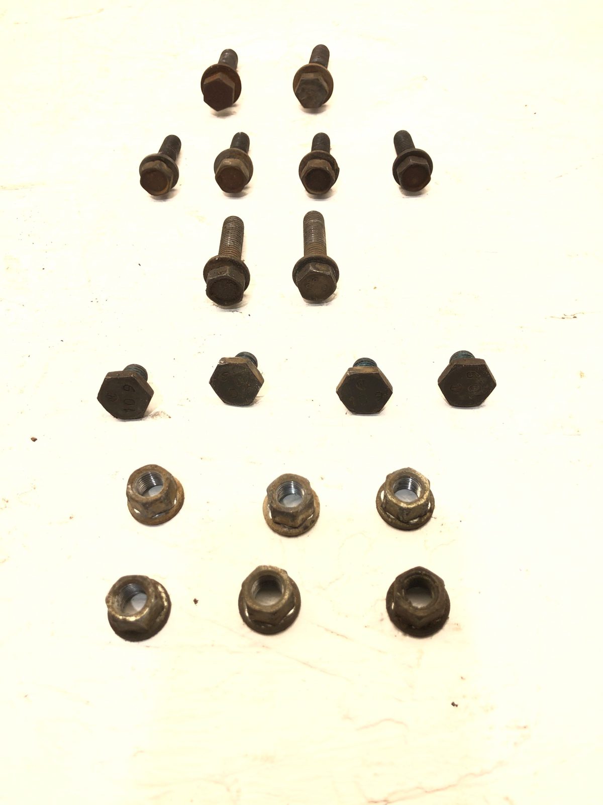 05-06 Liberty Set Bolts For Transmission Bellhousing Hardware Factory 3.7L 4X4