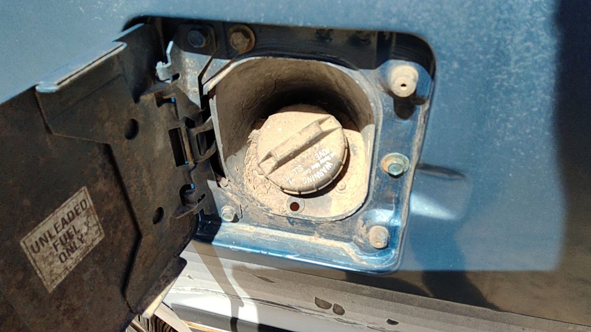1990-1995 Chevy S10 Blazer Fuel Filler Neck Assembly With Gas Cap Oem 15568005
