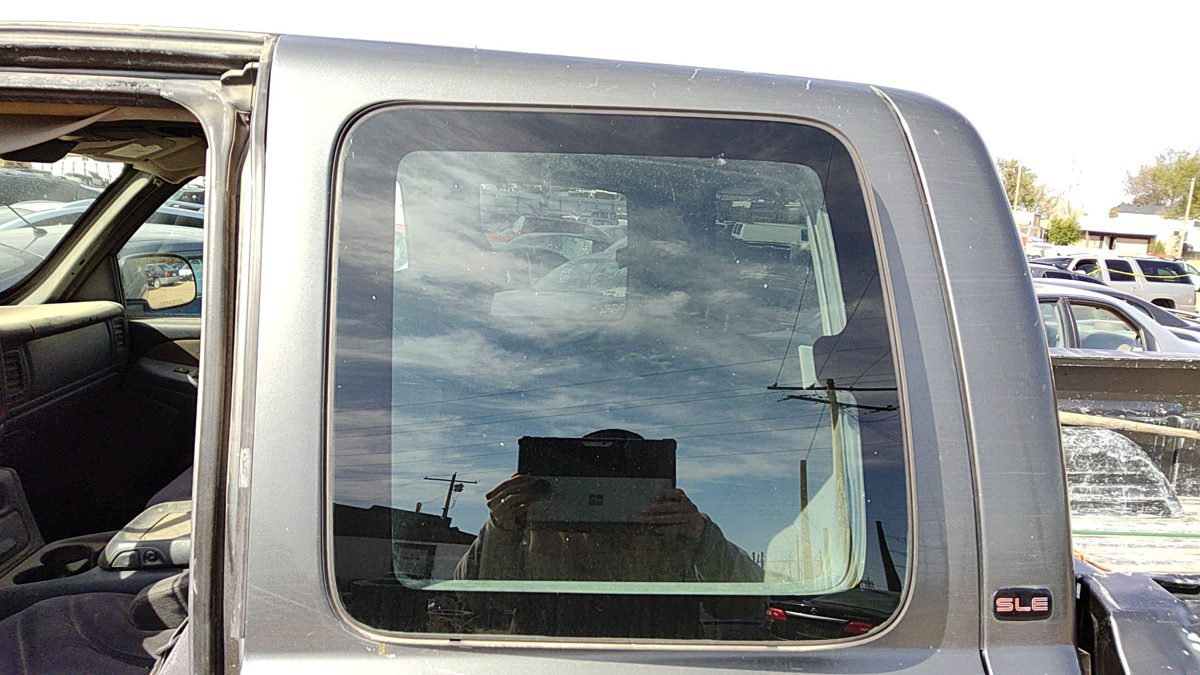 1999-2006 Gmc Sierra 2500 Driver Left Rear Side Window Door Glass Oem Back