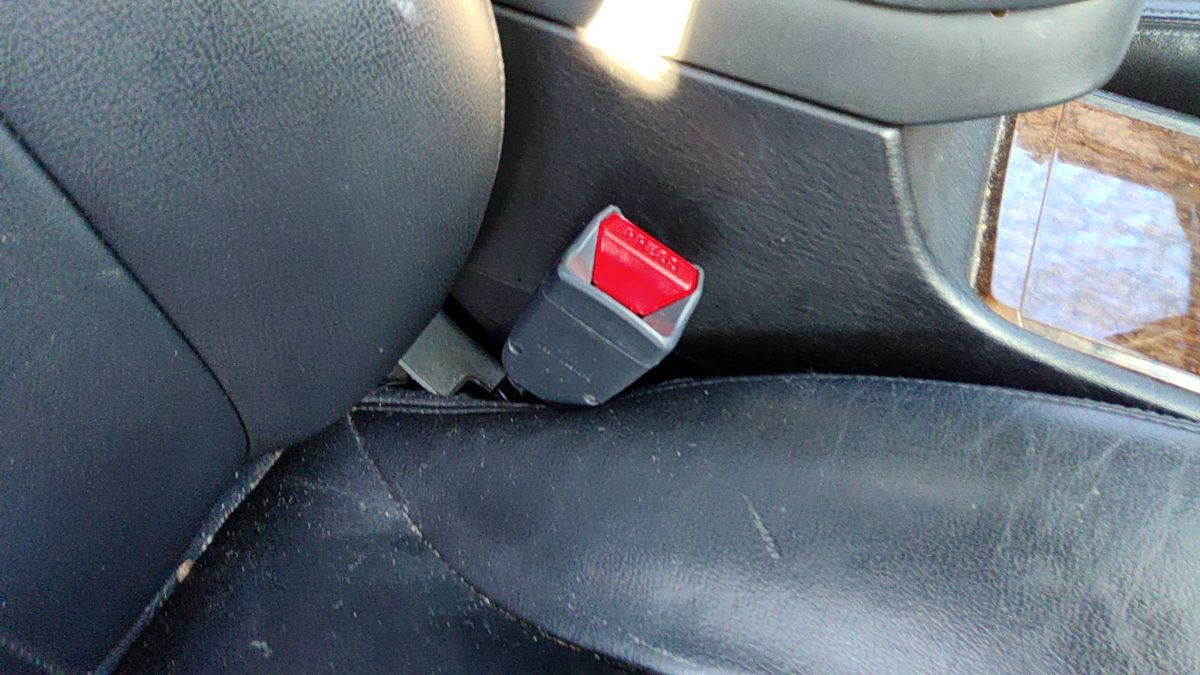 2004-2005 Hyundai Xg350 Passenger Right Front Seat Belt Buckle Receiver Black