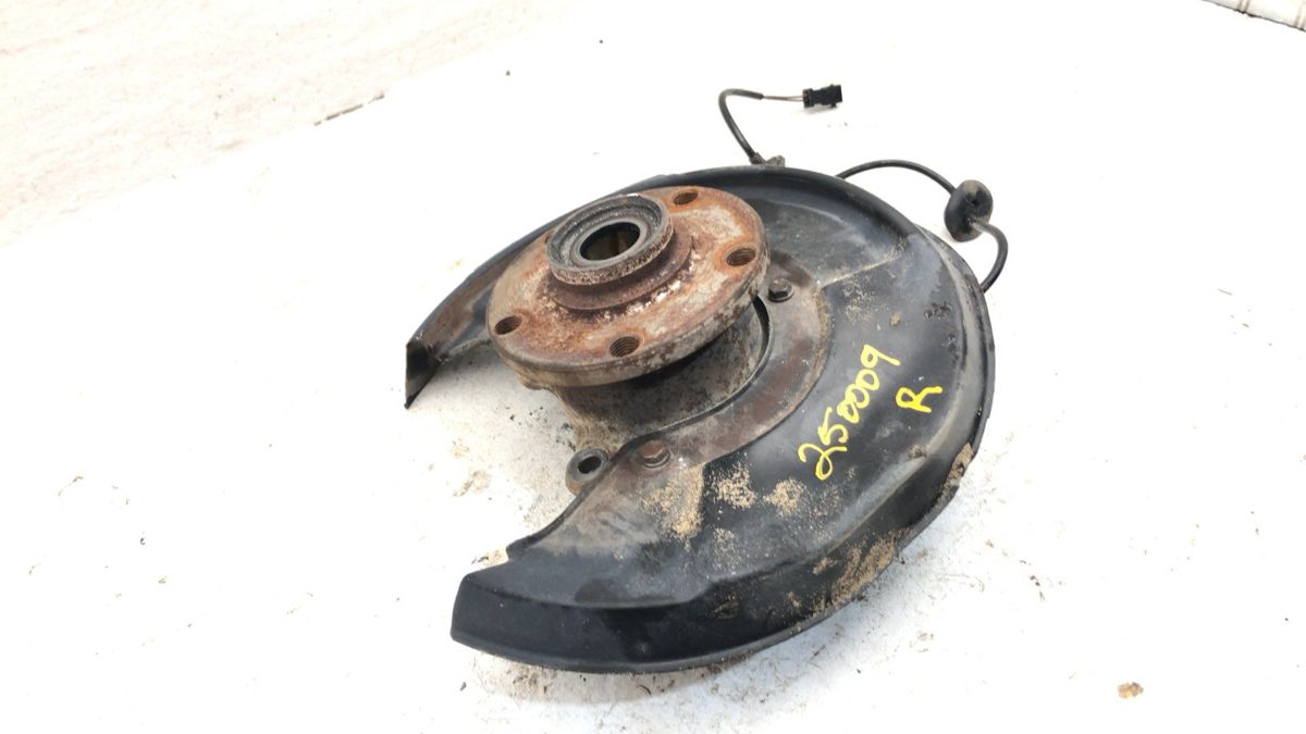 99-05 Vw Passat Passenger Right Rear Knuckle Oem Stub Axle With Hub Awd
