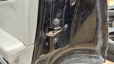 06-13 Grand Vitara Xl-7 Passenger Right Rear Door Latch With Rods/Cables Back
