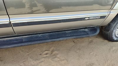 1992-1999 Chevy Suburban Passenger Right Front Moulding From Door Oem Trim Strip