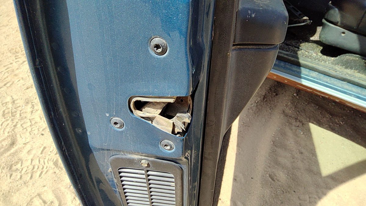 1994 Chevy S10 Blazer Driver Left Front Door Latch With Rods/Cables Oem