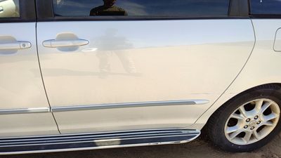2004 Toyota Sienna Rear Door