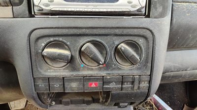 99-02 Cabrio Convertible Temperature Control Module In Dash Heater Ac Head Unit
