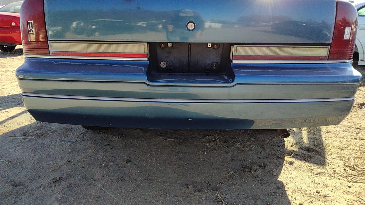 1988-1991 Olds Cutlass Cierra Rear Bumper Cover Assembly Oem Back Blue 14087739