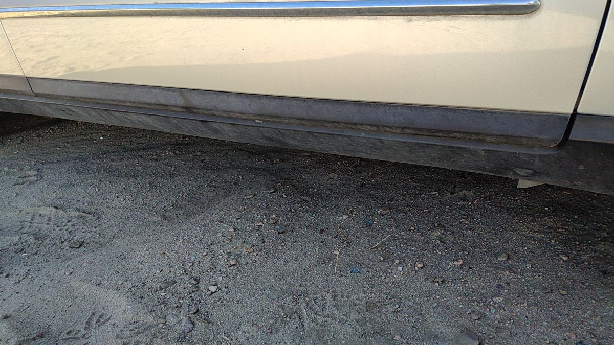 2006-2010 Vw Passat Passenger Right Lower Front Moulding From Door Trim Strip