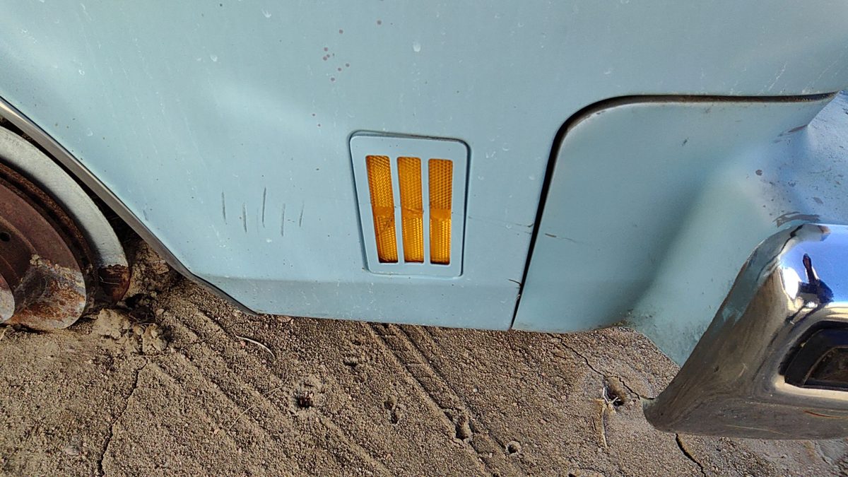 1975 Cutlass Supreme Passenger Right Front Turn Signal Light Lamp Fender Marker