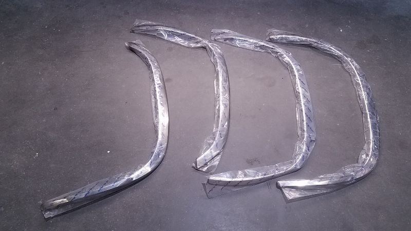 2001 Tahoe Fender Moulding