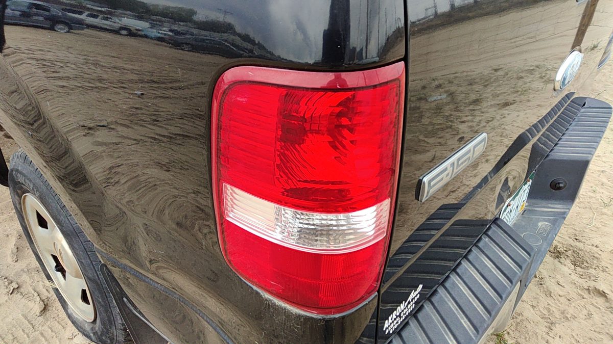 2004-2007 Ford F150 Driver Left Tail Light Brake Lamp Oem Rear 6L3Z13405Ba