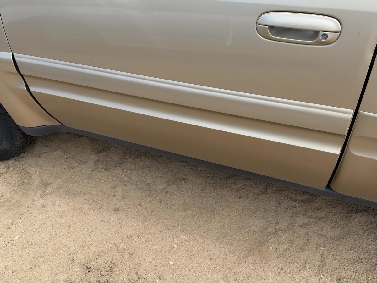 04-07 Rainier Driver Left Front Moulding From Door Oem Trim Strip Cashmere 15U