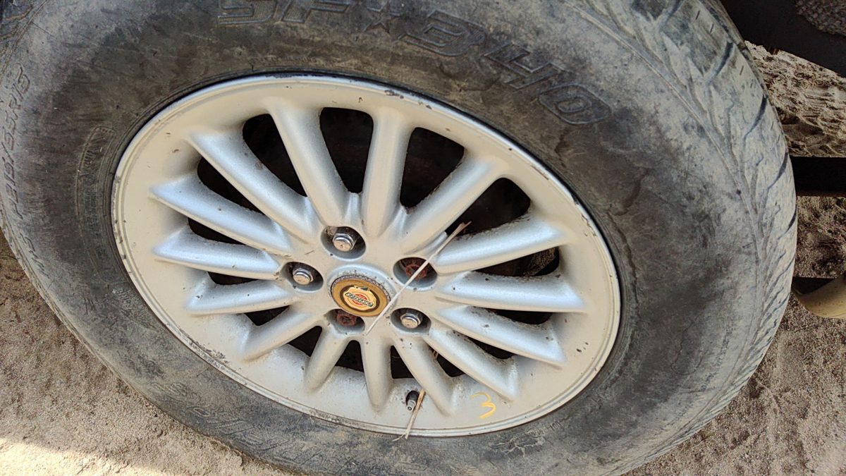 2000 Chrysler Town Cntry Wheel