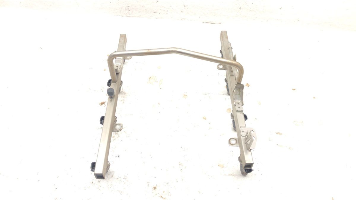2010-2014 Chevy Tahoe Complete Fuel Rail With Injectors Set Loaded Oem 5.3l