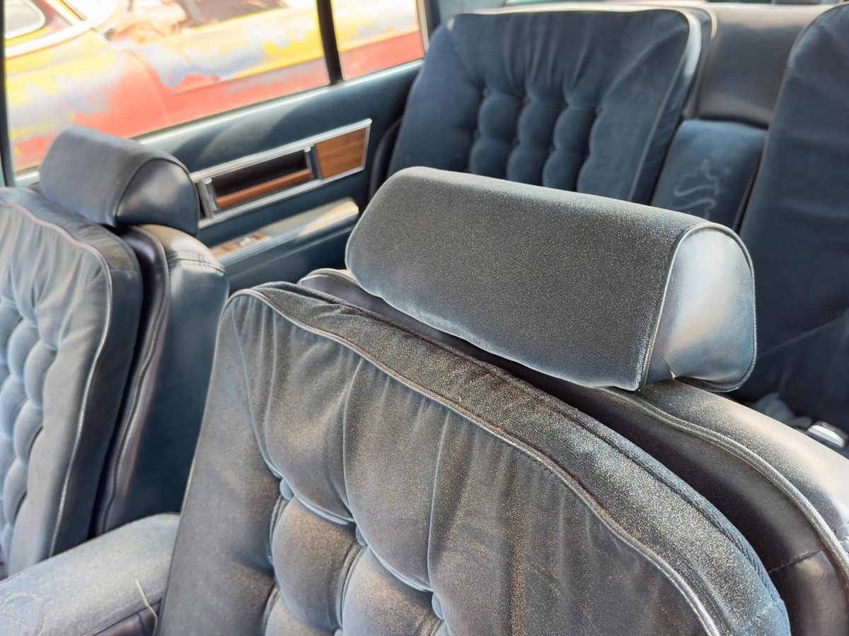 1986 Oldsmobile 98 Pair Of Front Headrests Oem Left Right Set Seat Blue
