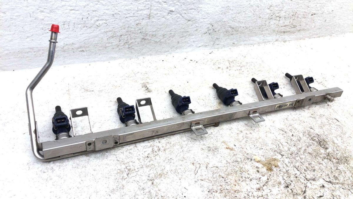 2004-2006 Bmw X3 Complete Fuel Rail With Injectors Set Loaded Oem 3.0L