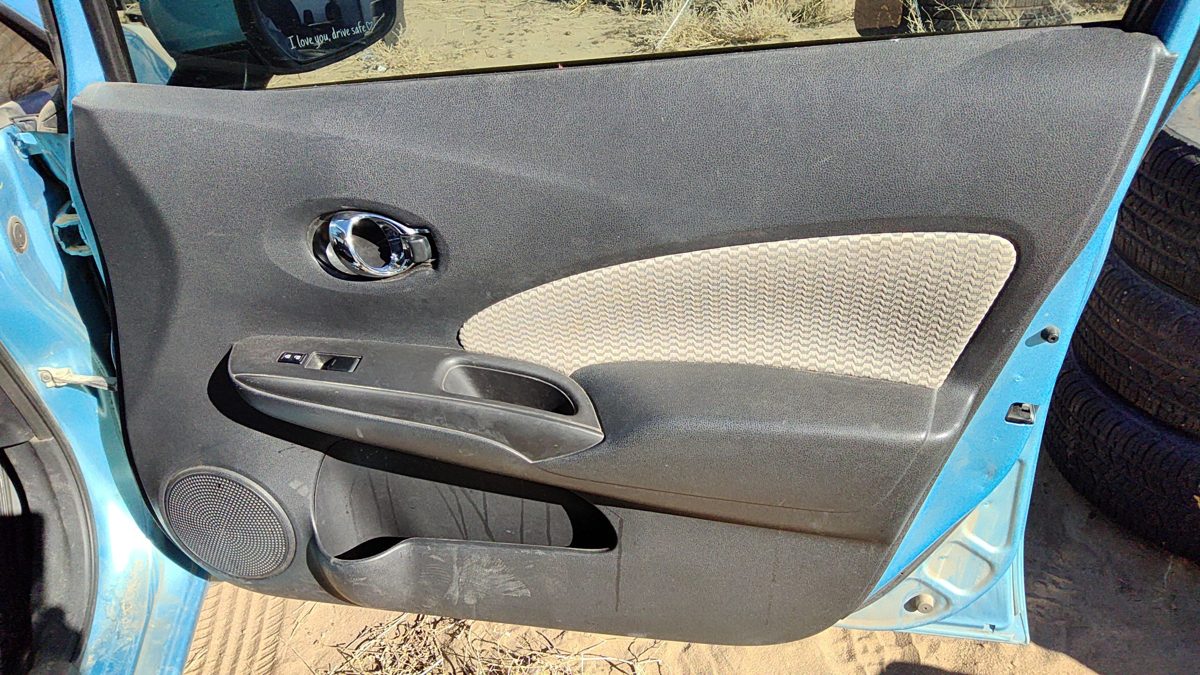 15-19 Versa Note Passenger Right Front Door Trim Panel With Switches Charcoal G