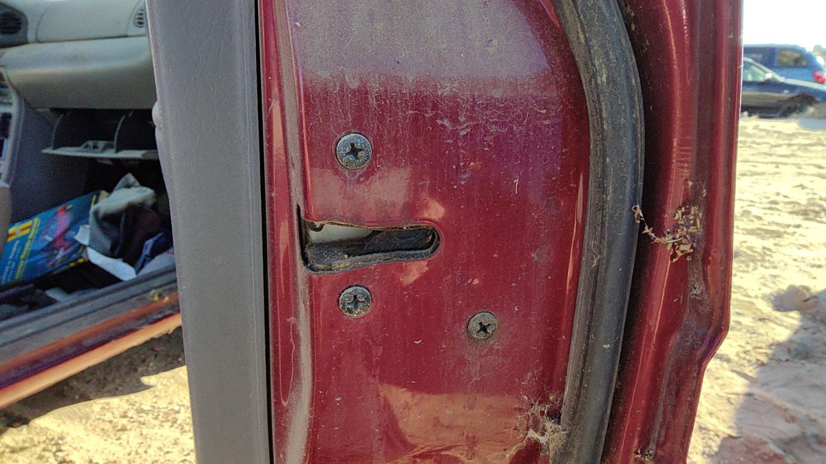 1997 Ford Aspire Passenger Right Front Door Latch With Rods/Cables Oem