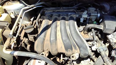 2010 Nissan Sentra Valve Cover